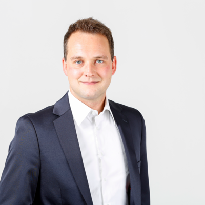 Simon Jestädt, Referent