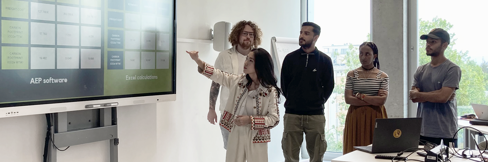 Exchange student presenting results